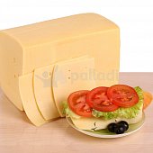Сыр Голландский 45% жирности 400г Новогрудок 
